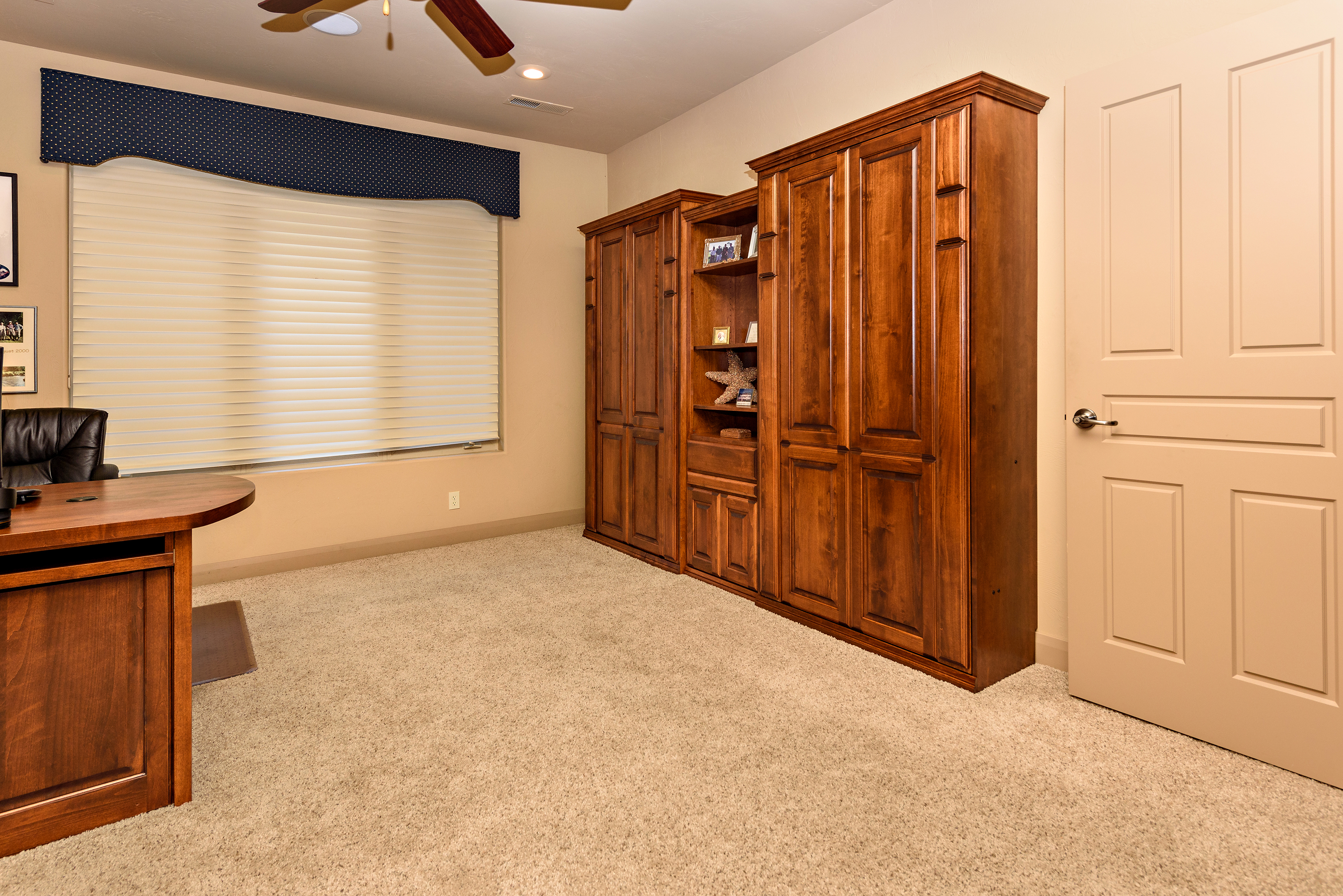 Queen size American Craftsman style Murphy Bed in Oak wood with Mission finish